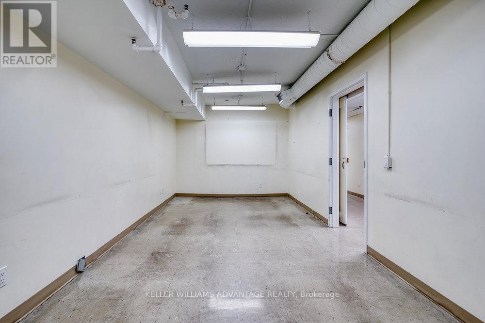 Lower Level - 302 Spadina Avenue, Toronto, Ontario  M5T 2E7 - Photo 18 - C12545486