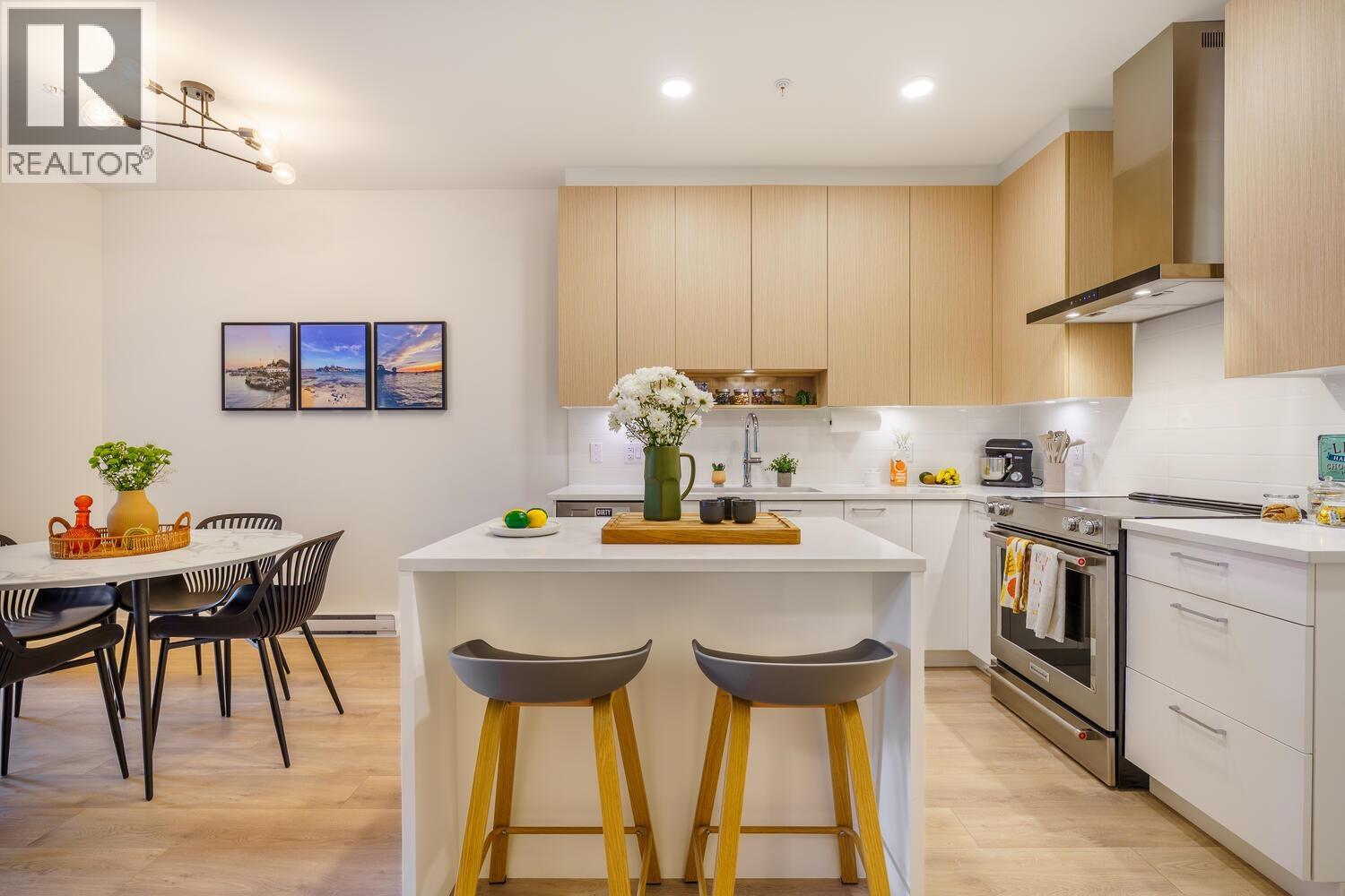 313 7588 16th Street, Burnaby, British Columbia  V3N 0H8 - Photo 4 - R3066621