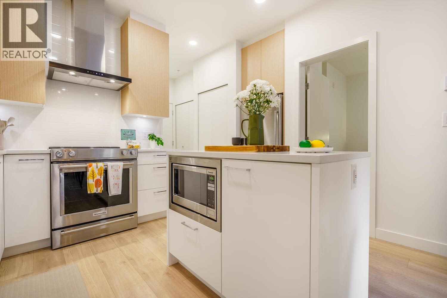 313 7588 16th Street, Burnaby, British Columbia  V3N 0H8 - Photo 12 - R3066621