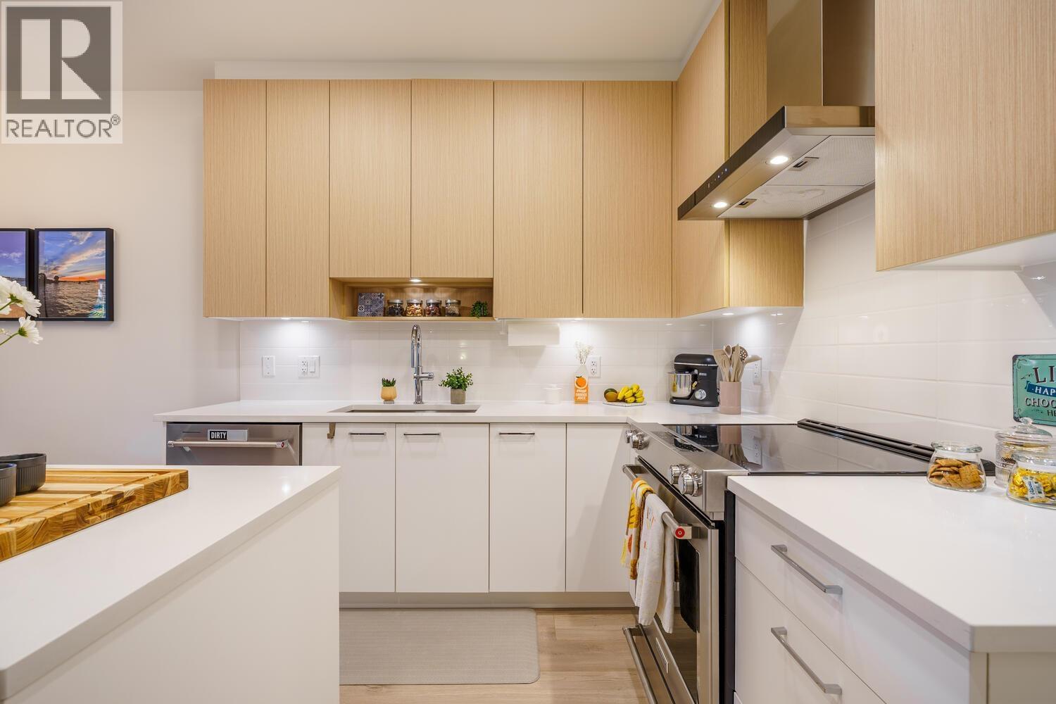 313 7588 16th Street, Burnaby, British Columbia  V3N 0H8 - Photo 10 - R3066621