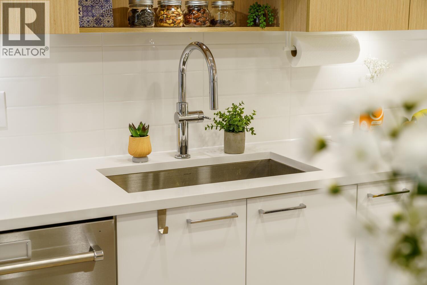 313 7588 16th Street, Burnaby, British Columbia  V3N 0H8 - Photo 11 - R3066621