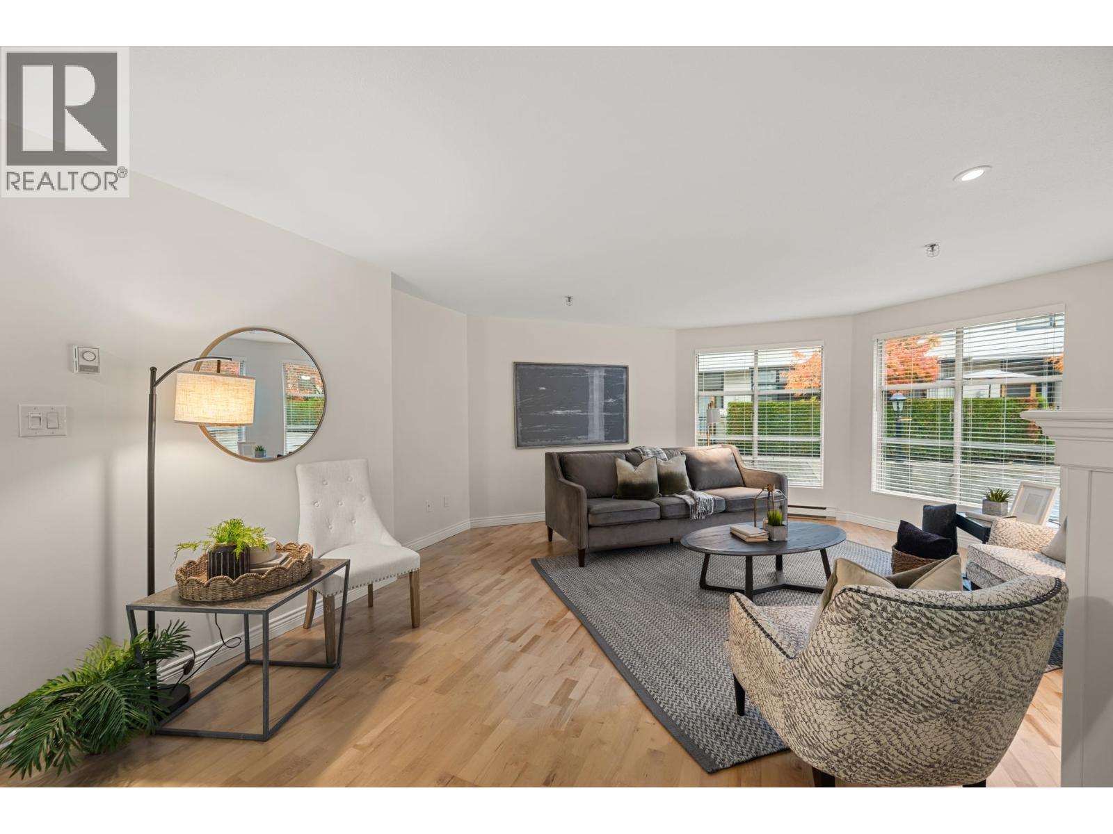 105 5 Renaissance Square, New Westminster, British Columbia  V3M 6K5 - Photo 8 - R3067306