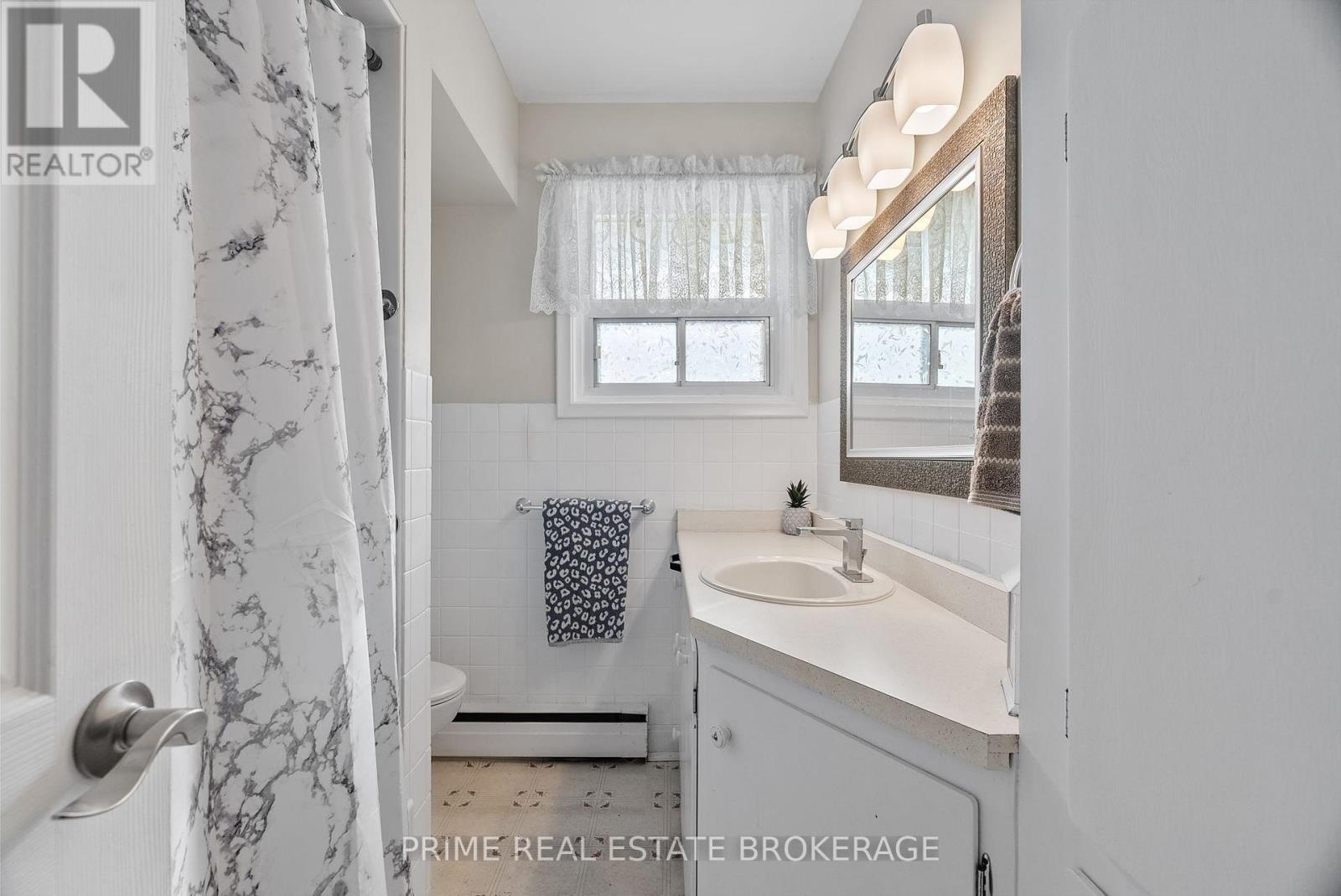 376 William Street, South Huron, Ontario N0M 1S2 - Photo 18 - X12545522