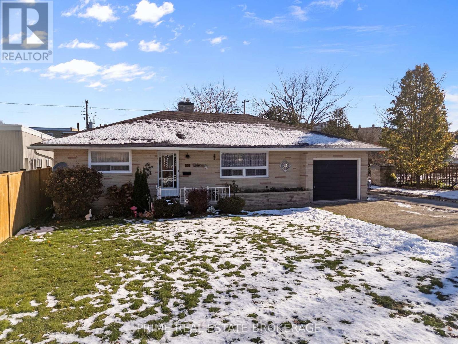 376 William Street, South Huron, Ontario N0M 1S2 - Photo 38 - X12545522