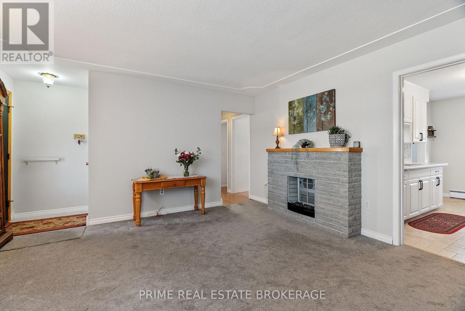 376 William Street, South Huron, Ontario N0M 1S2 - Photo 9 - X12545522