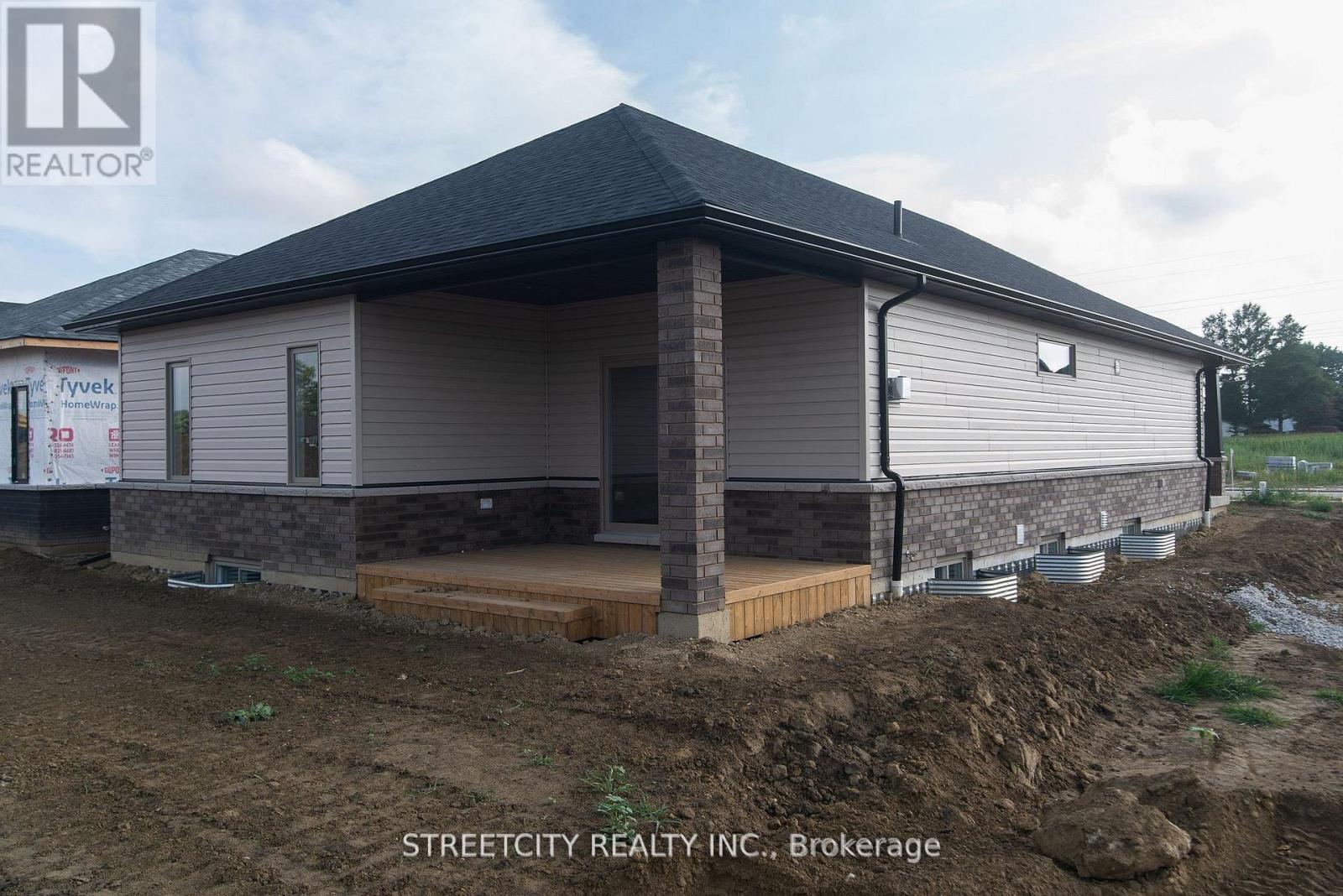 133 Cabot Trail, Chatham-Kent, Ontario  N7L 0G5 - Photo 3 - X12545630