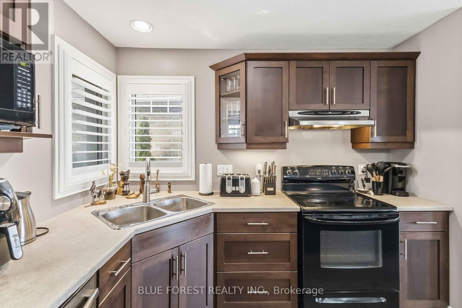 77 Pine Valley Drive, St. Thomas, Ontario N5P 0B3 - Photo 12 - X12545722