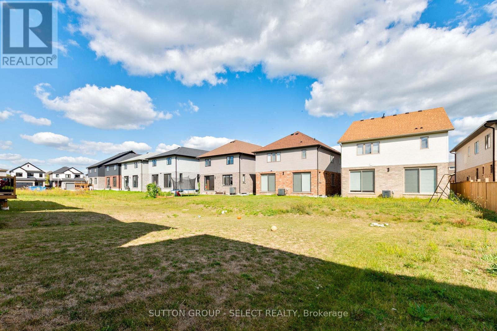 Lower - 2269 Southport Crescent, London South, Ontario  N6M 0H9 - Photo 13 - X12545724