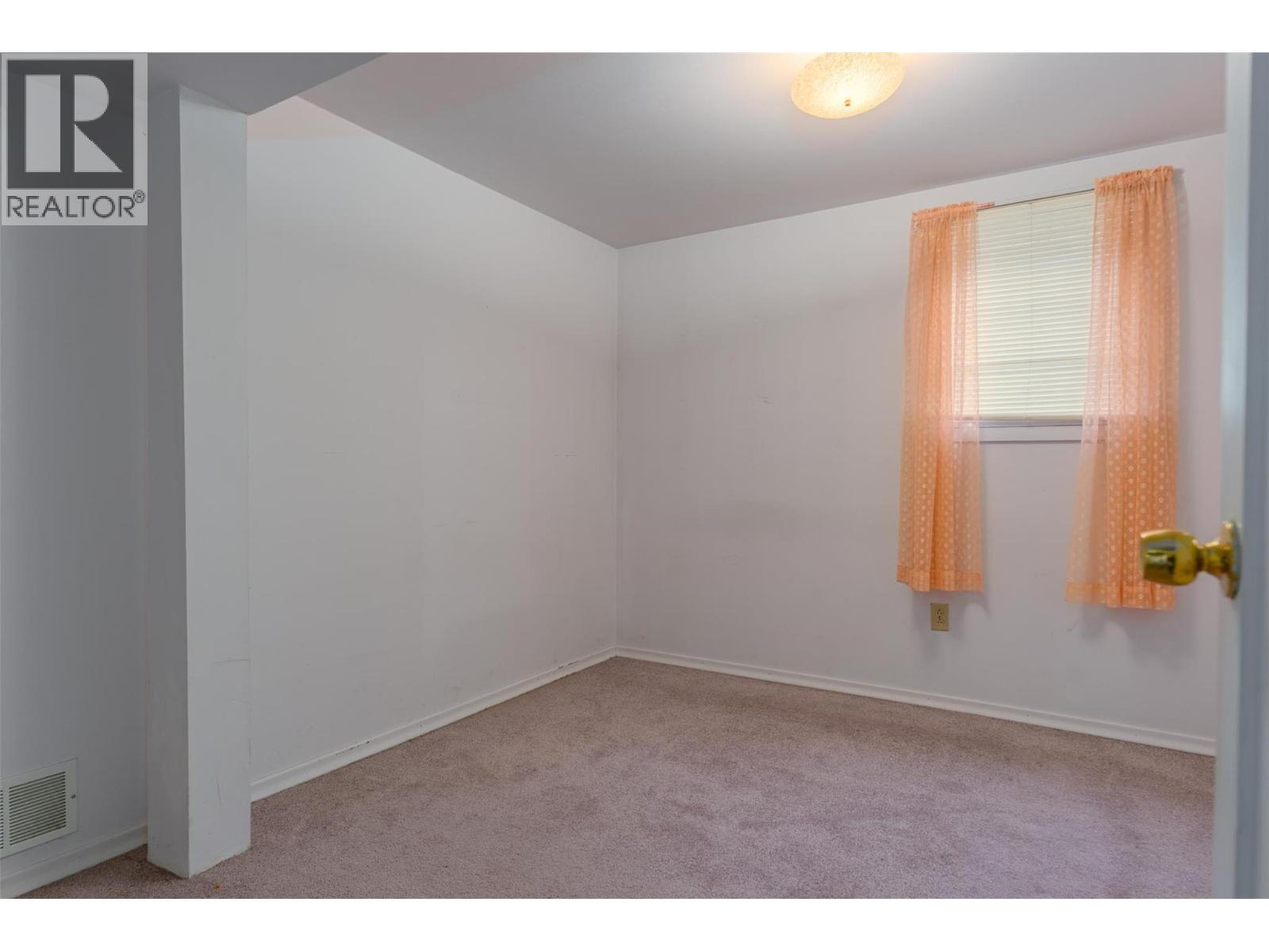 1329 Columbia Avenue, Trail, British Columbia  V1R 1J5 - Photo 24 - 10369186