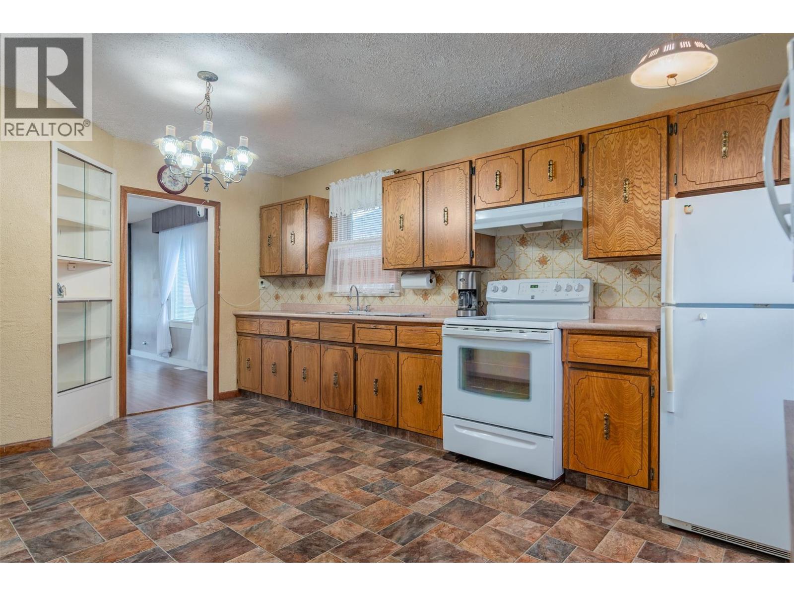 1329 Columbia Avenue, Trail, British Columbia  V1R 1J5 - Photo 7 - 10369186