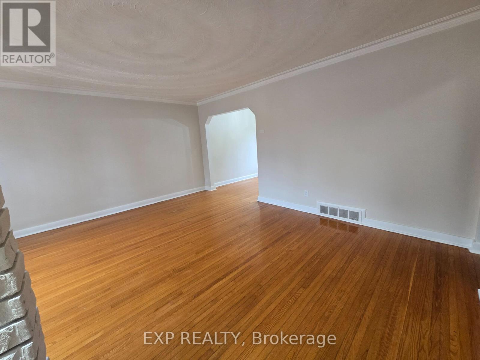 24 Fulham Street, Toronto, Ontario  M1S 2A4 - Photo 3 - E12545410