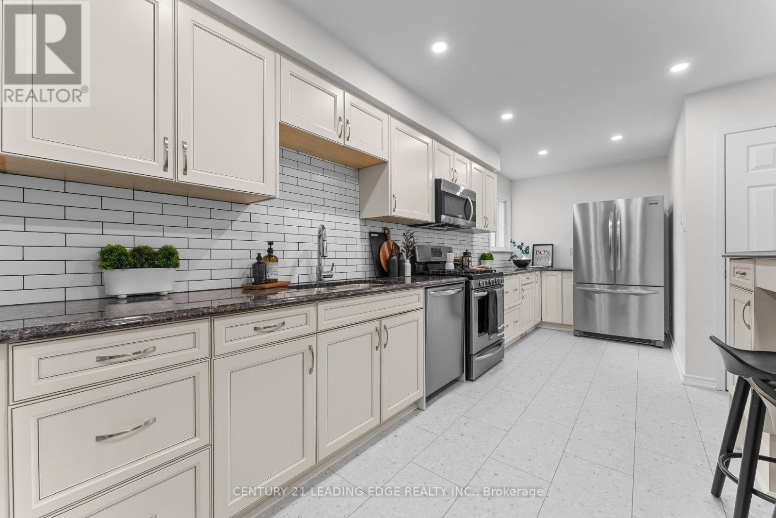 1671 Alwin Circle, Pickering, Ontario  L1V 2W1 - Photo 12 - E12545458