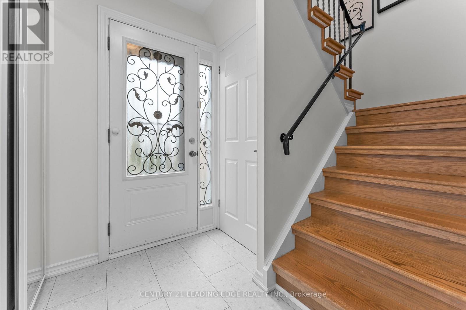 1671 Alwin Circle, Pickering, Ontario  L1V 2W1 - Photo 4 - E12545458