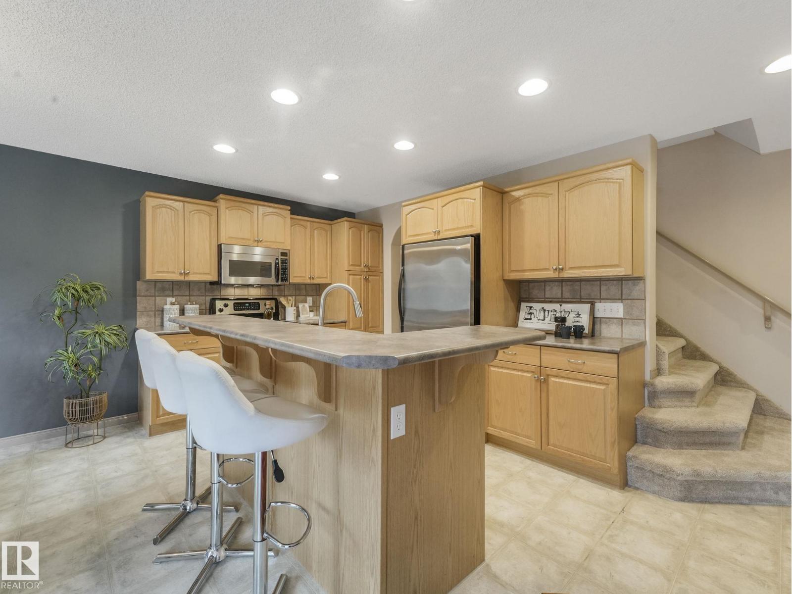 1740 Glastonbury Bv Nw, Edmonton, Alberta  T5T 6M7 - Photo 10 - E4465732