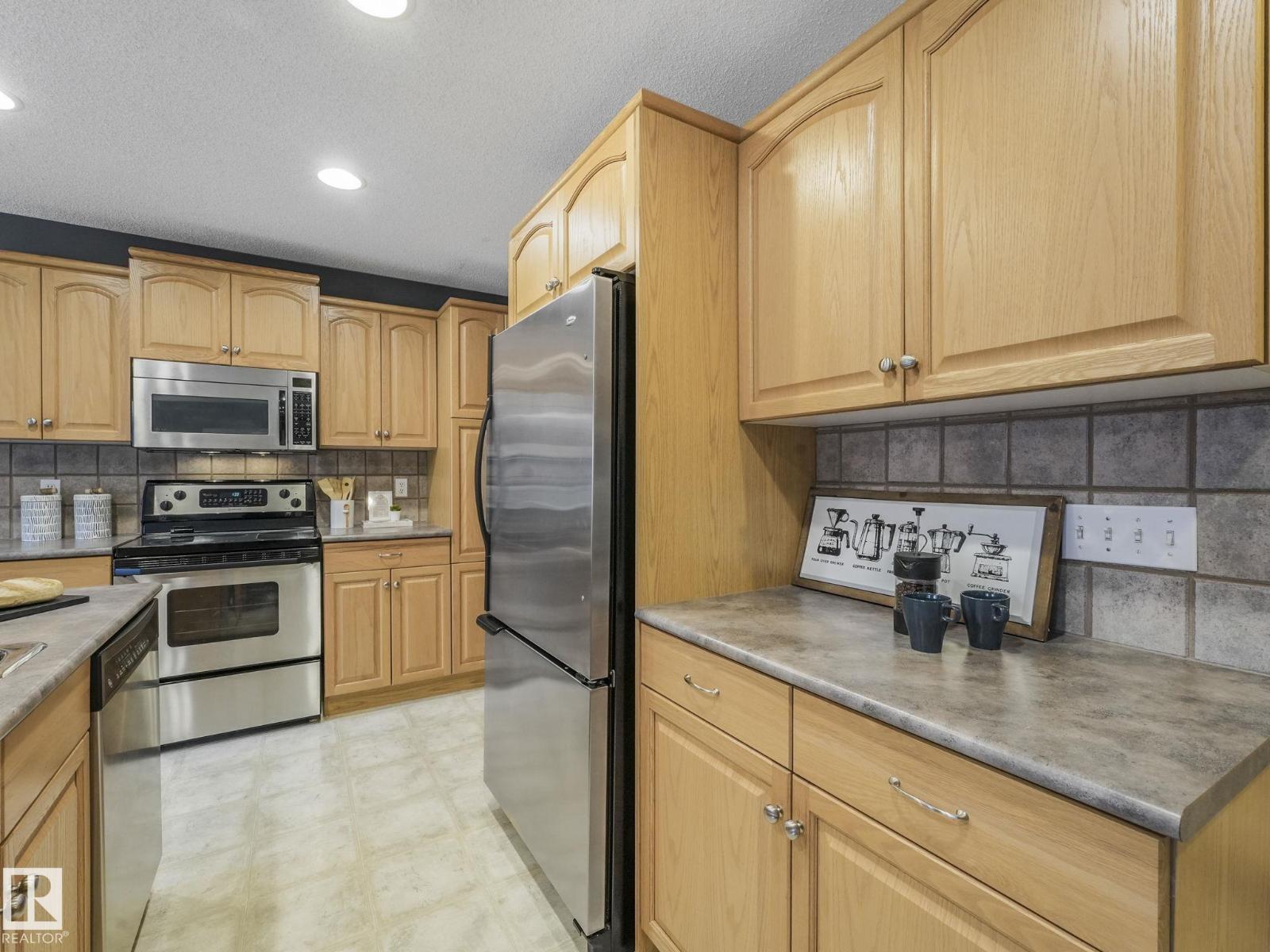 1740 Glastonbury Bv Nw, Edmonton, Alberta  T5T 6M7 - Photo 12 - E4465732