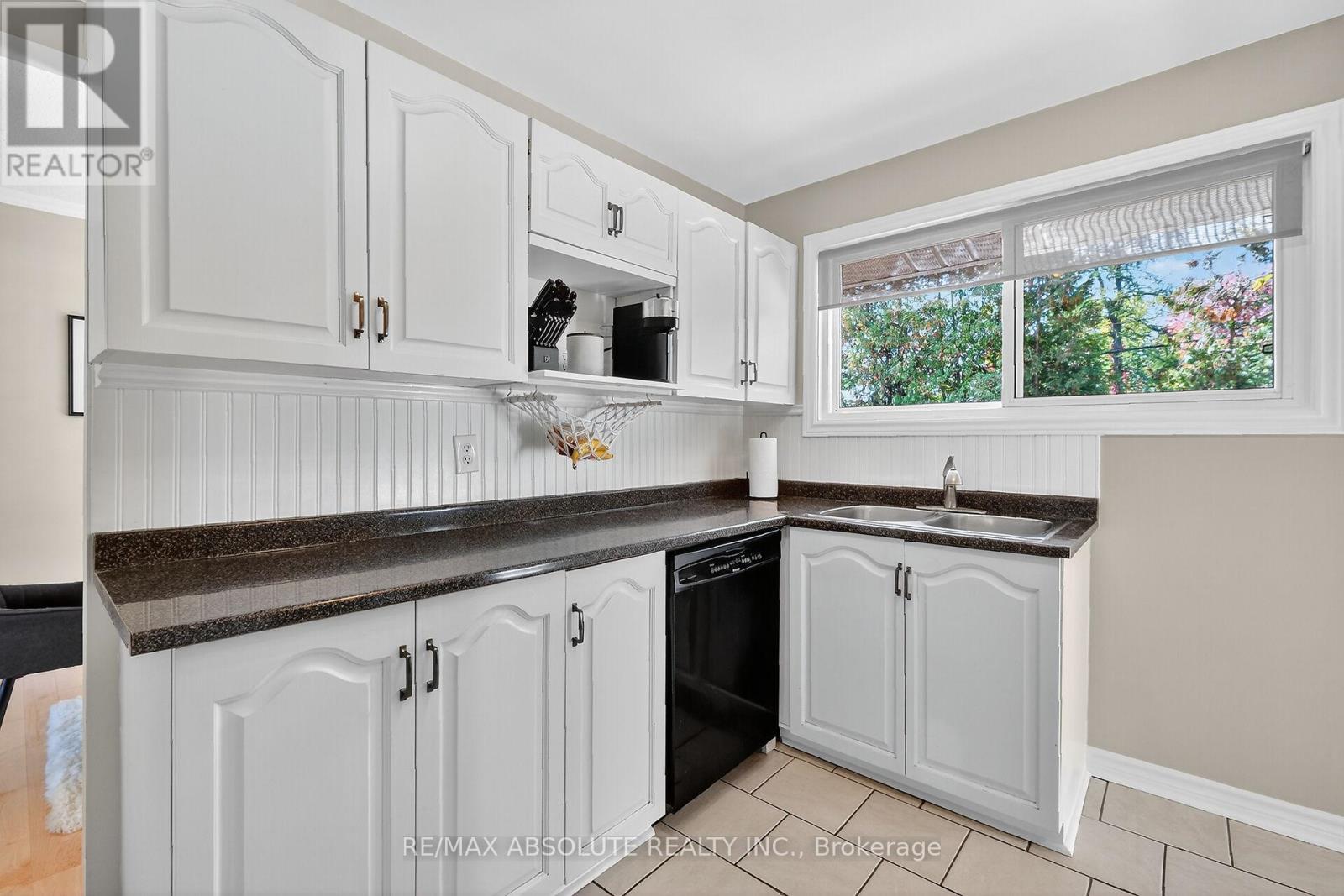 2186 Tawney Road, Ottawa, Ontario  K1G 1C5 - Photo 14 - X12545536