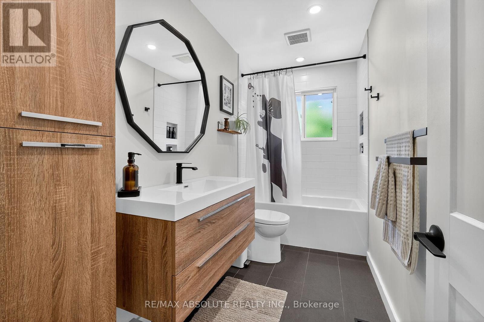 2186 Tawney Road, Ottawa, Ontario  K1G 1C5 - Photo 28 - X12545536