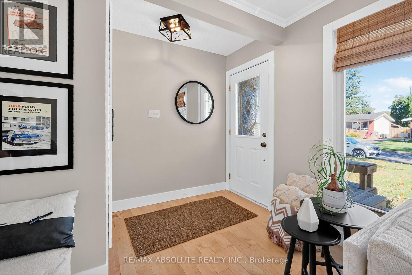 2186 Tawney Road, Ottawa, Ontario  K1G 1C5 - Photo 4 - X12545536