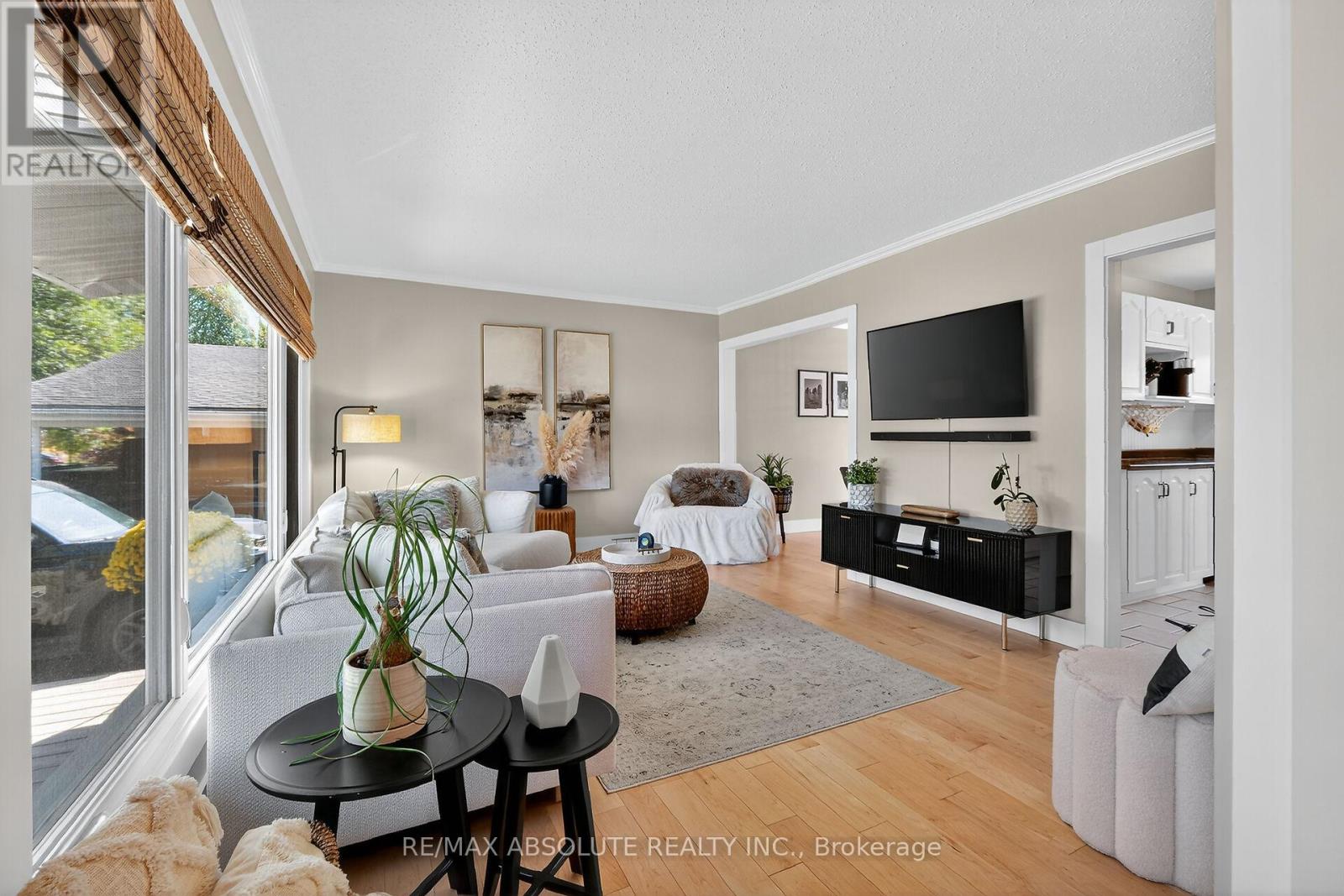 2186 Tawney Road, Ottawa, Ontario  K1G 1C5 - Photo 5 - X12545536