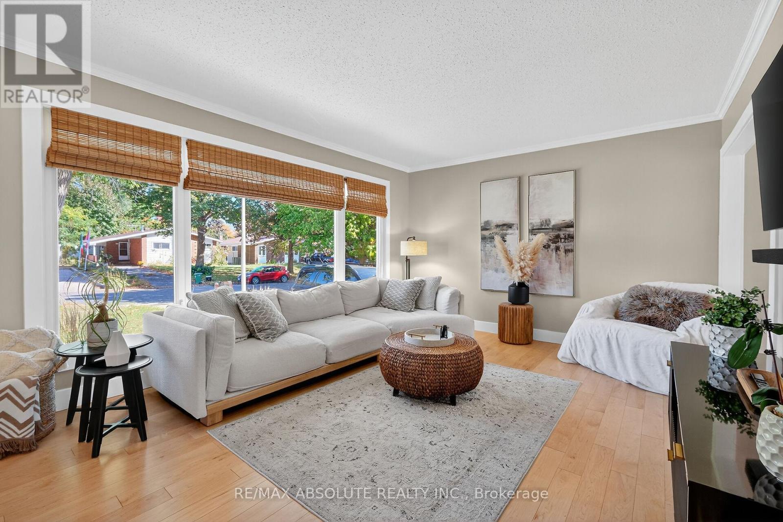 2186 Tawney Road, Ottawa, Ontario  K1G 1C5 - Photo 6 - X12545536