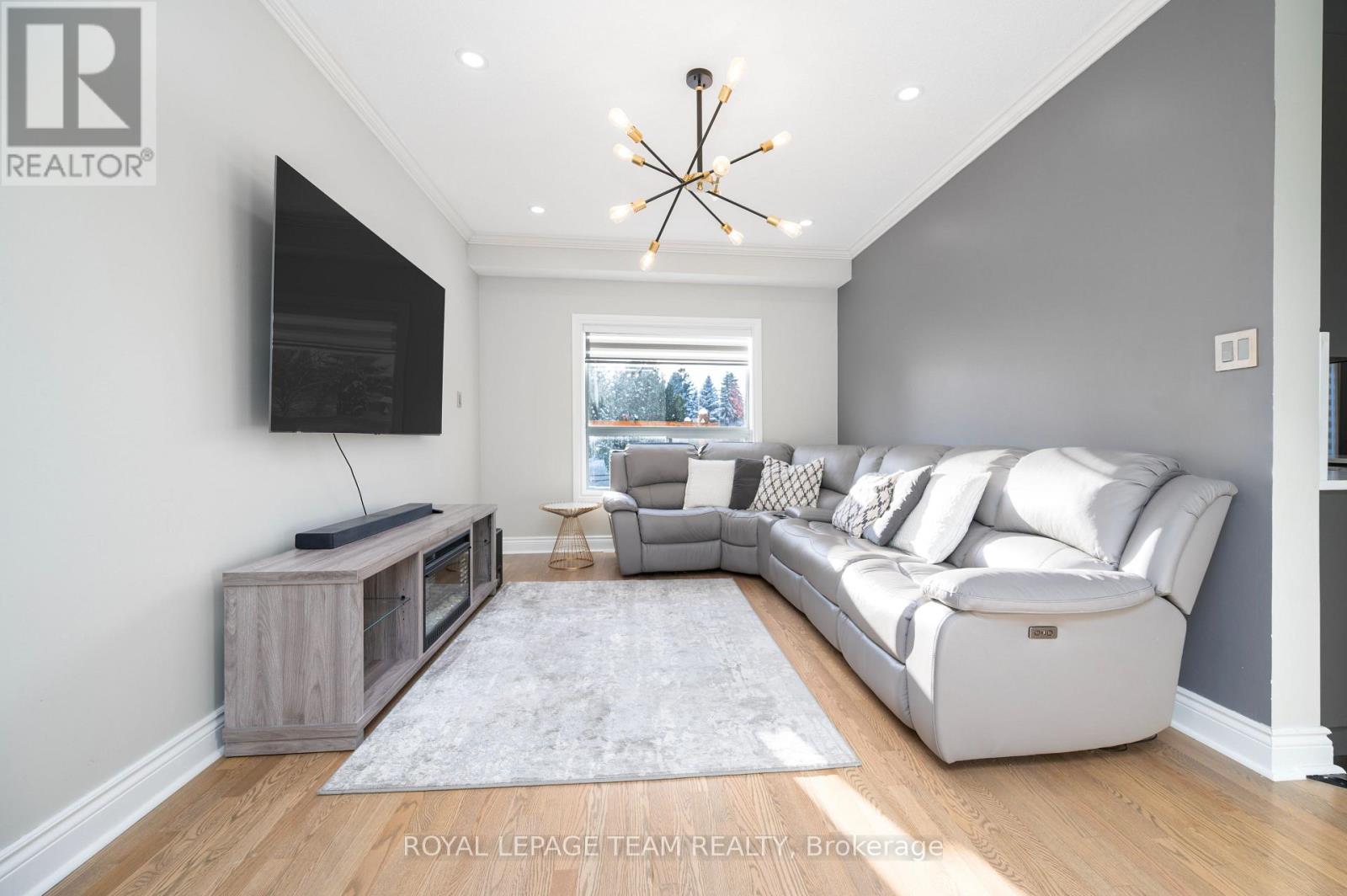 115 Grandpark Circle, Ottawa, Ontario K1G 6R6 - Photo 11 - X12545564