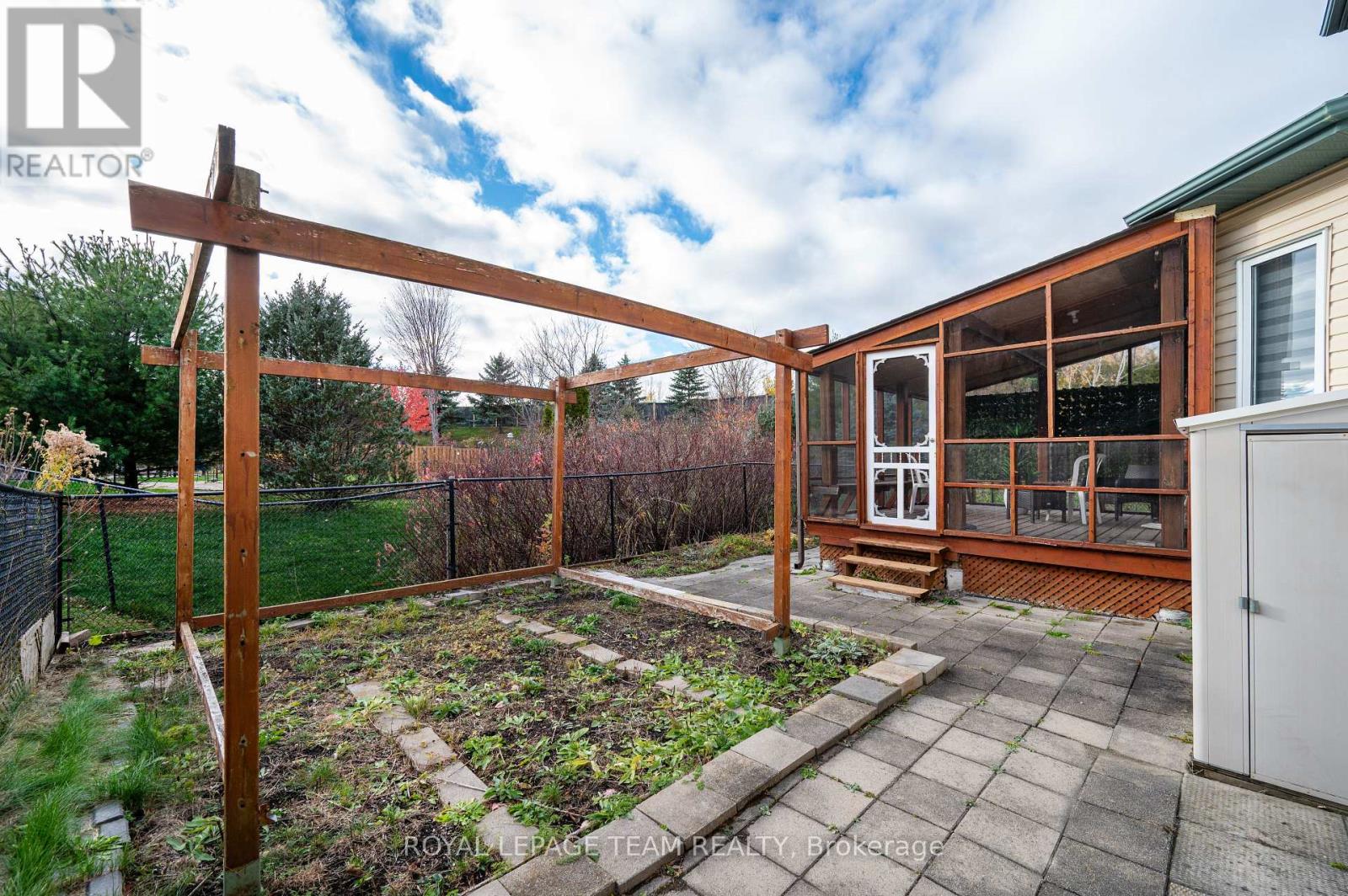 115 Grandpark Circle, Ottawa, Ontario K1G 6R6 - Photo 45 - X12545564