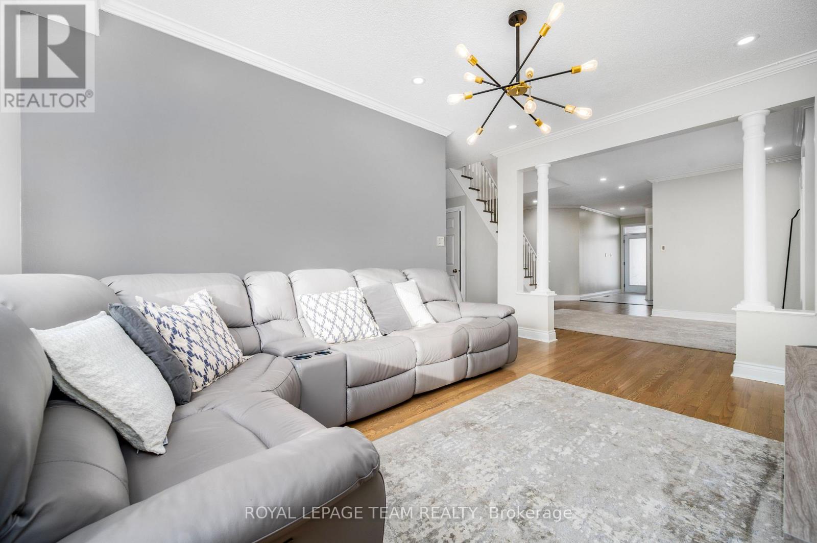 115 Grandpark Circle, Ottawa, Ontario K1G 6R6 - Photo 9 - X12545564