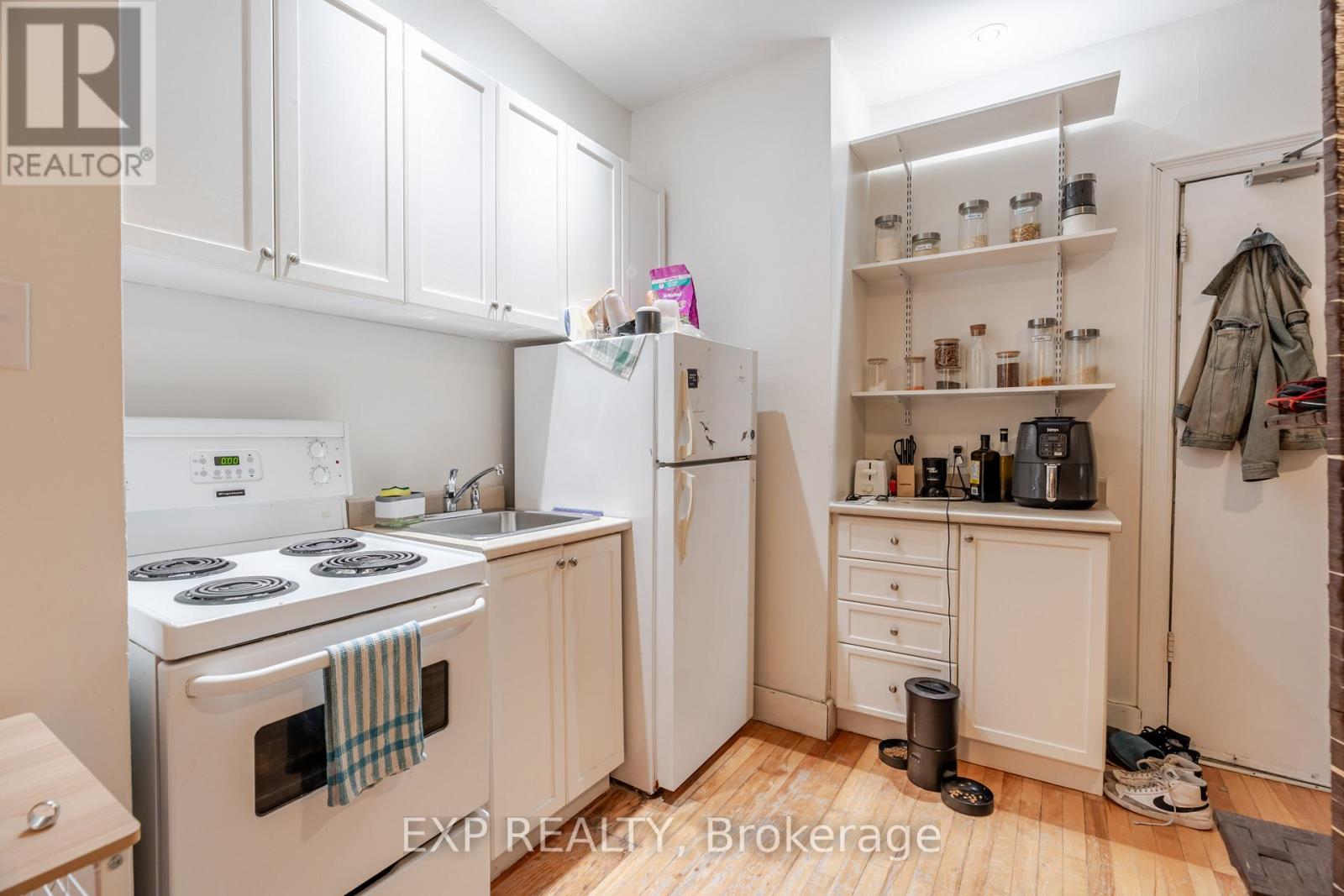 88 Maclaren Street, Ottawa, Ontario  K2P 0K6 - Photo 15 - X12545620