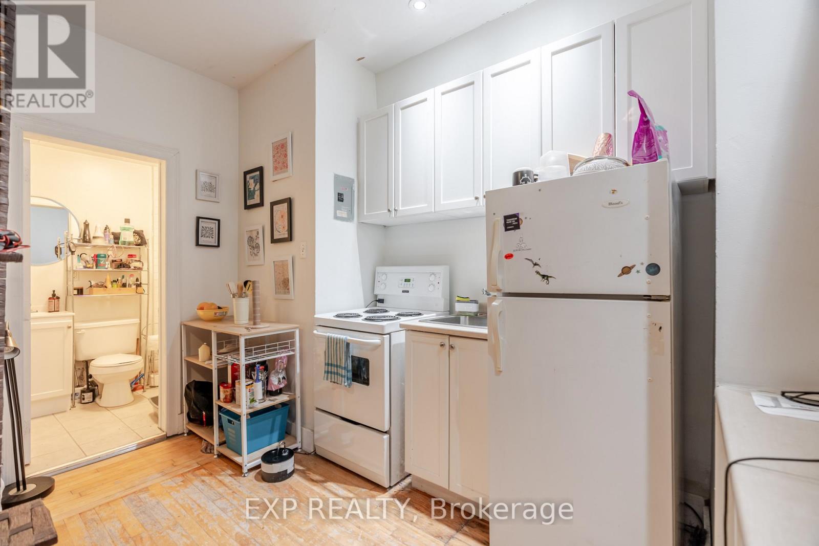 88 Maclaren Street, Ottawa, Ontario  K2P 0K6 - Photo 17 - X12545620