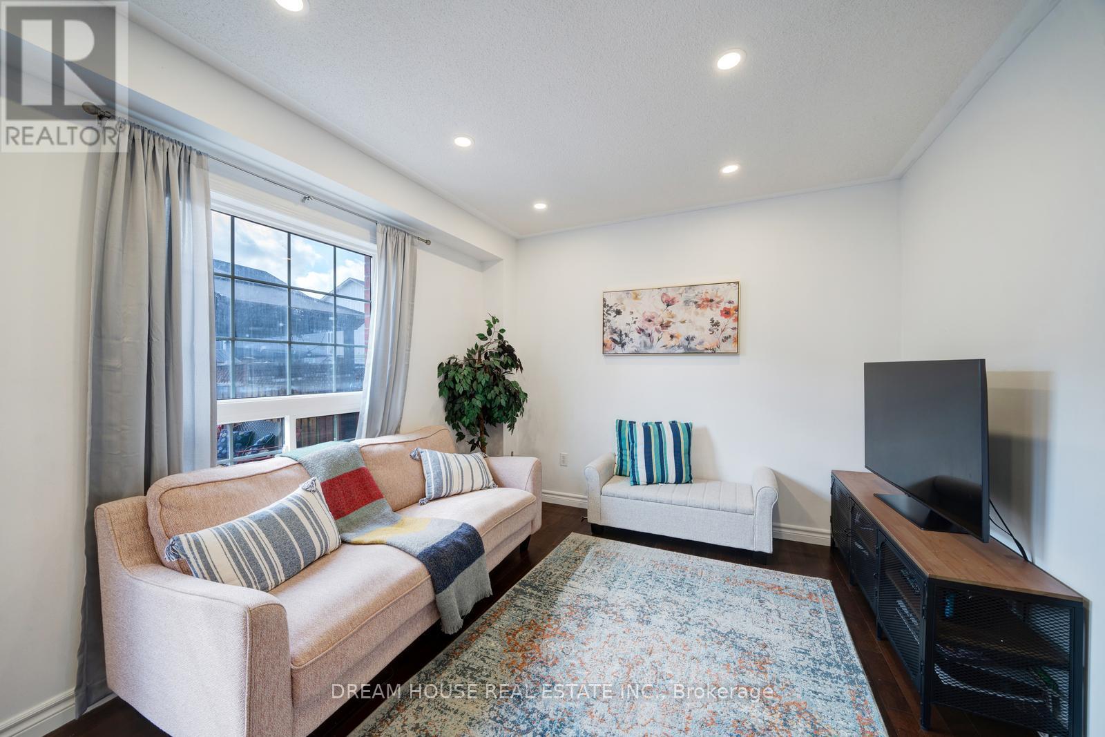 417 King Street E, East Gwillimbury, Ontario L0G 1M0 - Photo 19 - N12545438