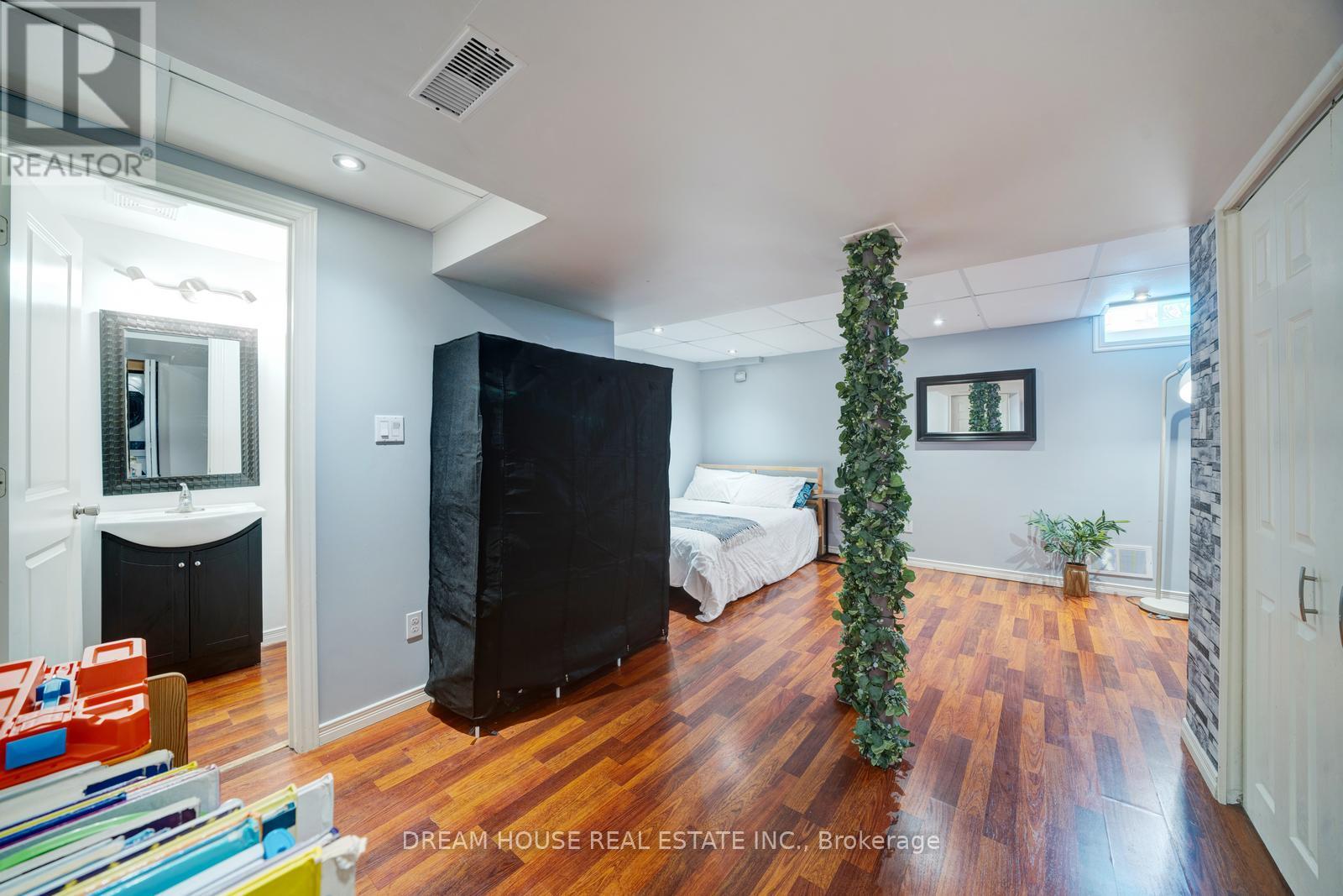 417 King Street E, East Gwillimbury, Ontario L0G 1M0 - Photo 33 - N12545438