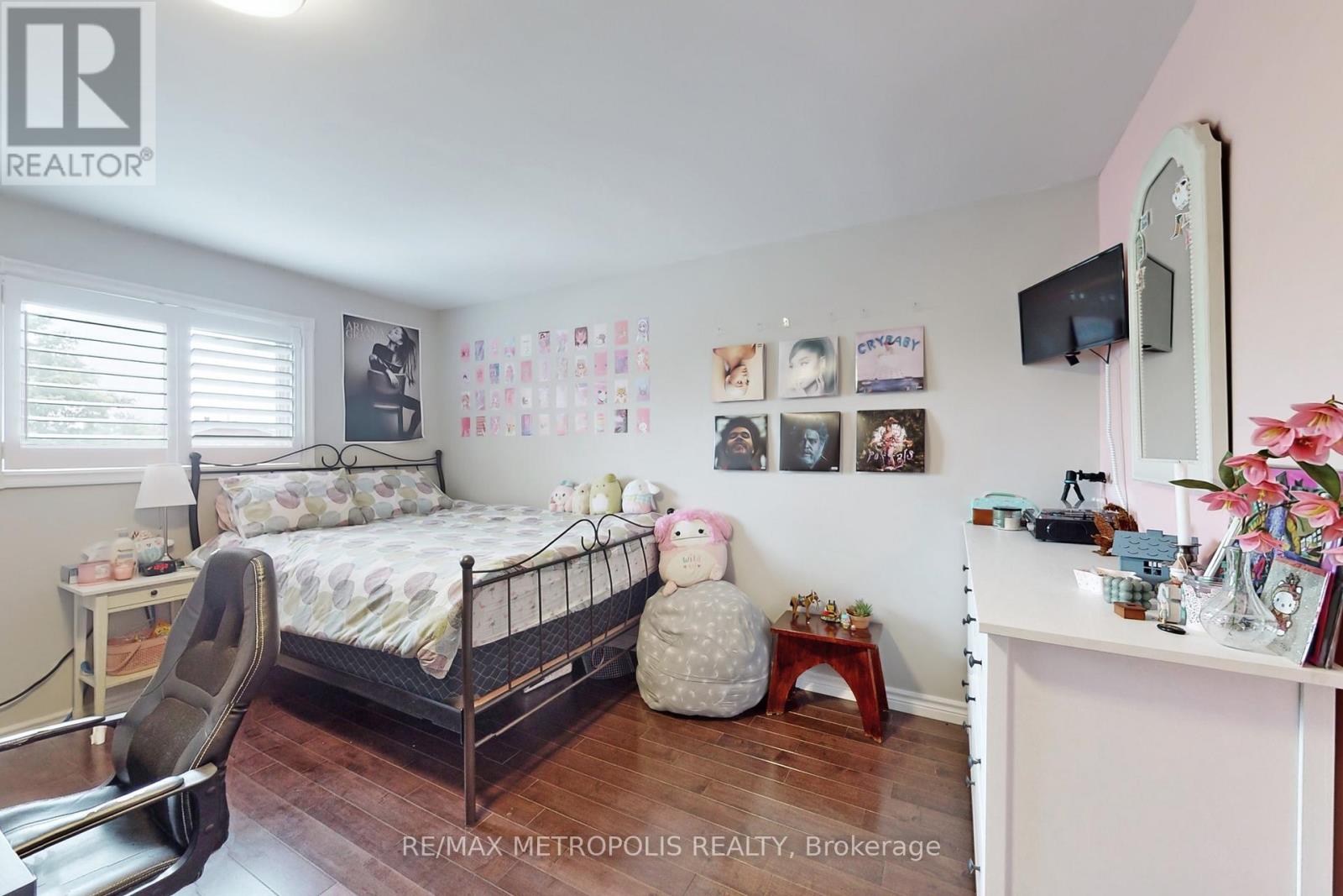 64 Mandel Crescent, Richmond Hill, Ontario  L4C 9Z7 - Photo 25 - N12545510