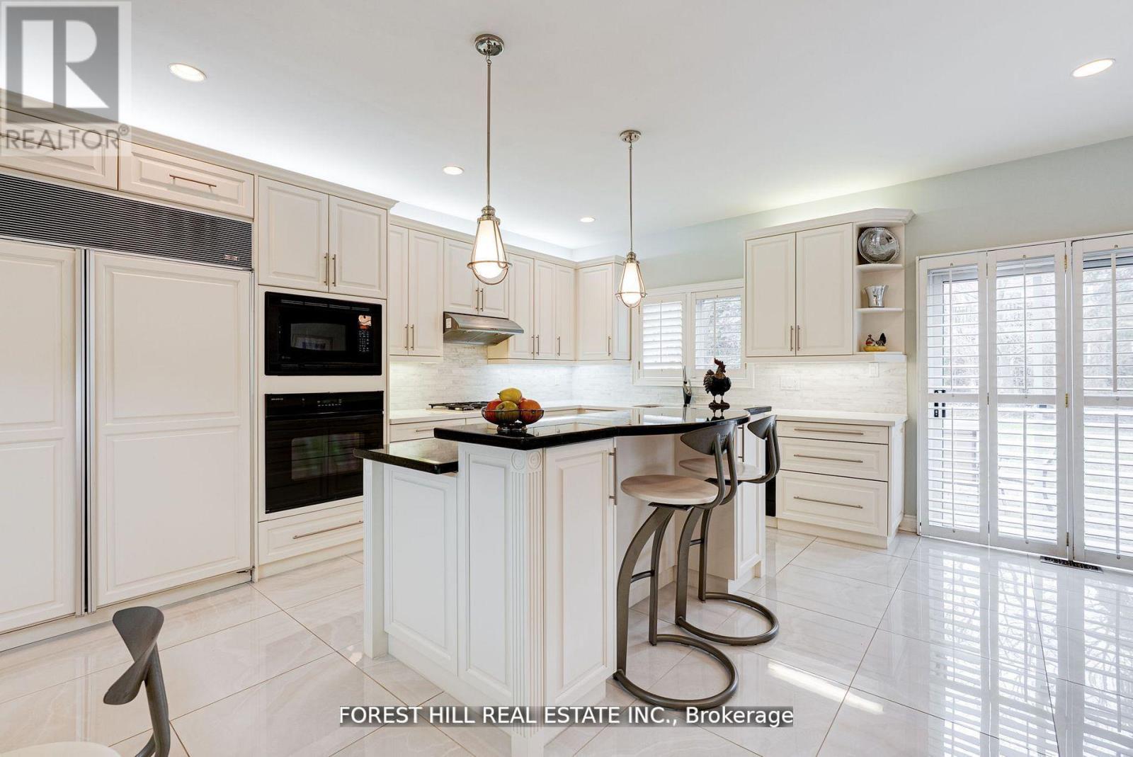 66 Sanibel Crescent, Vaughan, Ontario  L4J 8K7 - Photo 3 - N12545520