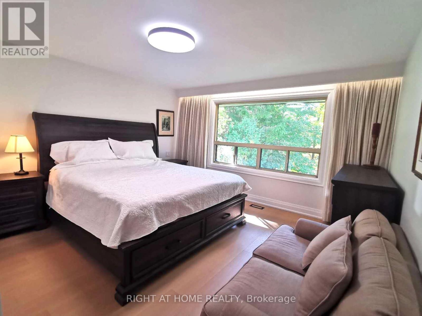 Main - 7 Warlock Crescent, Toronto, Ontario  M2K 2H8 - Photo 12 - C12498490