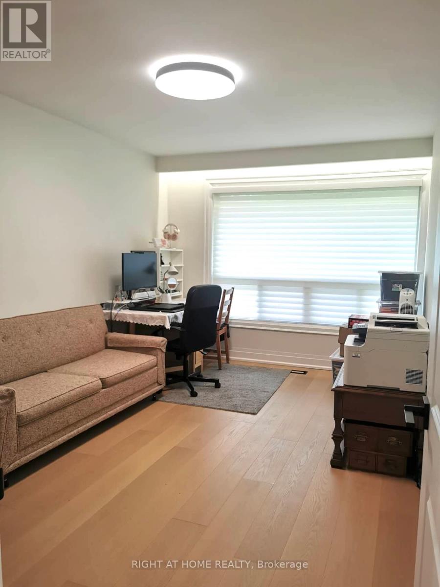 Main - 7 Warlock Crescent, Toronto, Ontario  M2K 2H8 - Photo 20 - C12498490