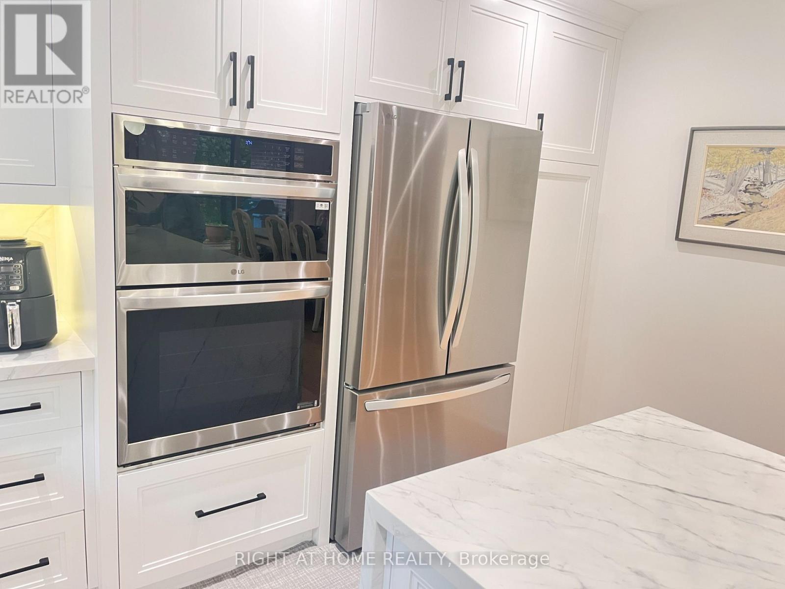 Main - 7 Warlock Crescent, Toronto, Ontario  M2K 2H8 - Photo 10 - C12498490