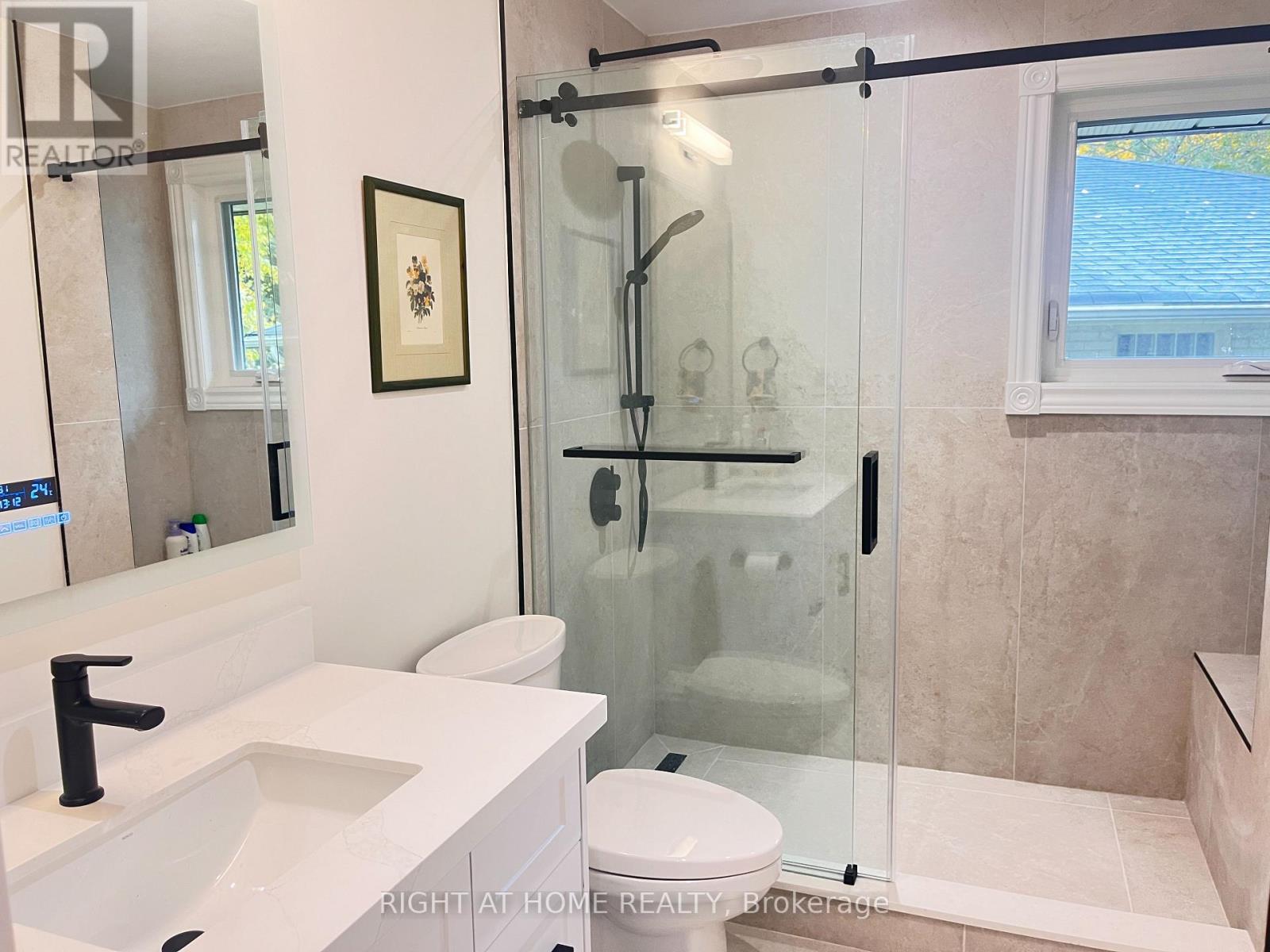 Main - 7 Warlock Crescent, Toronto, Ontario  M2K 2H8 - Photo 21 - C12498490