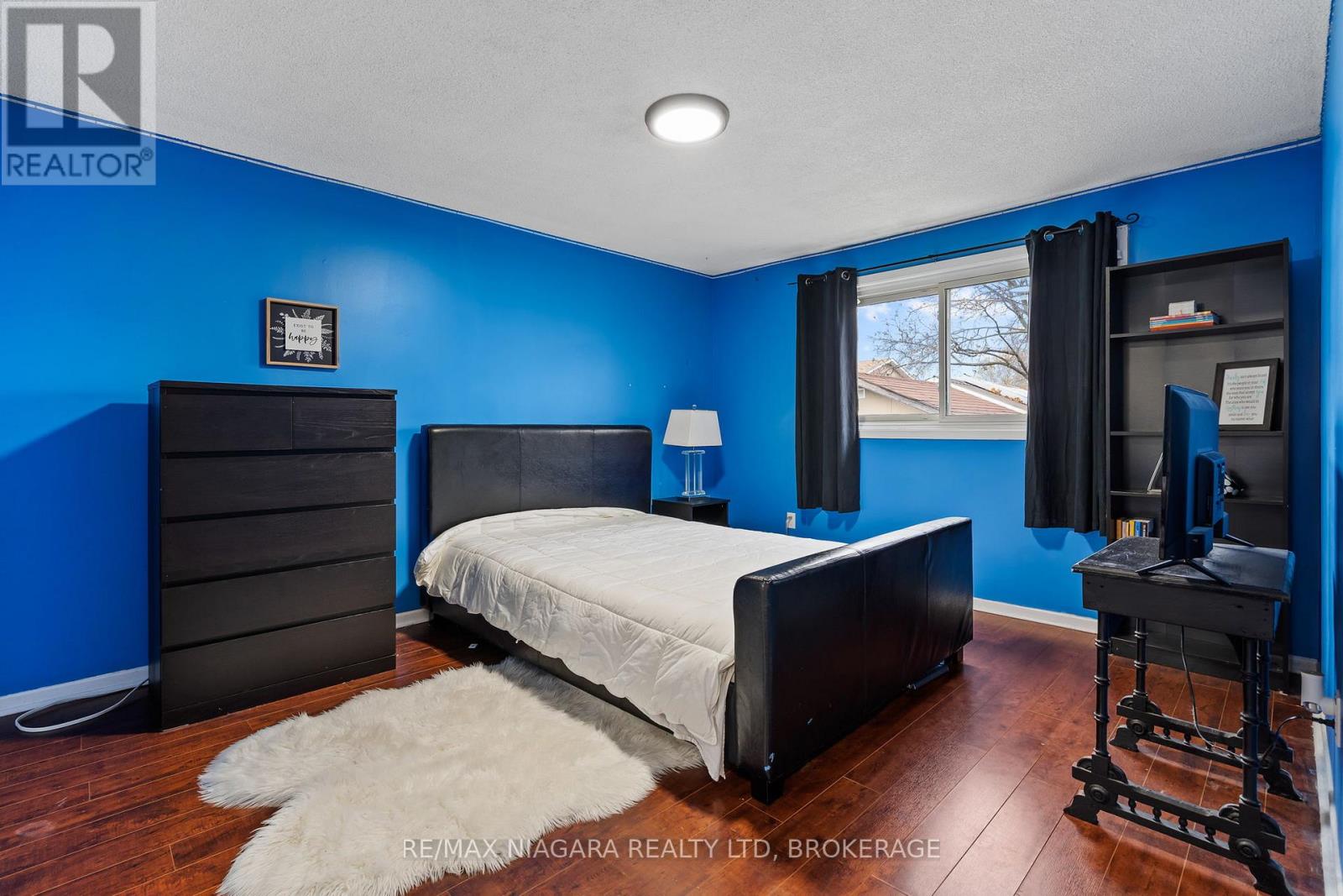 19 Lampman Crescent, Thorold, Ontario L2V 4K6 - Photo 17 - X12545606