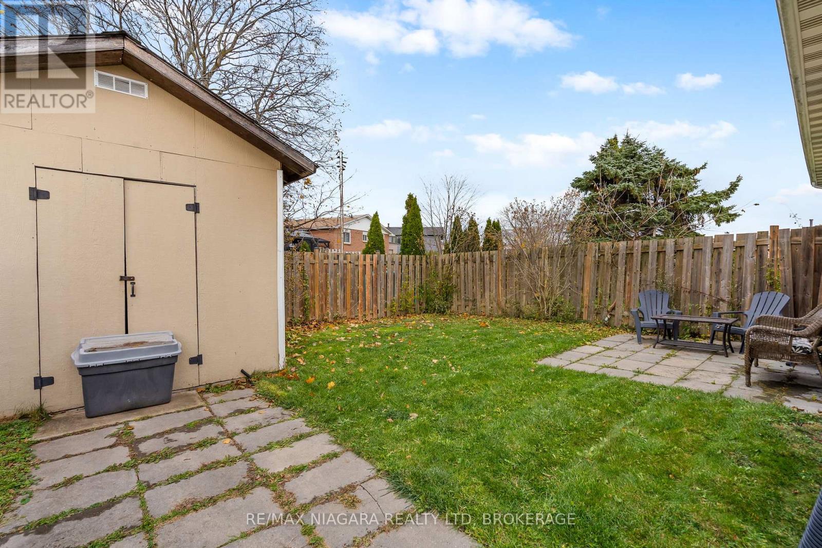 19 Lampman Crescent, Thorold, Ontario L2V 4K6 - Photo 25 - X12545606