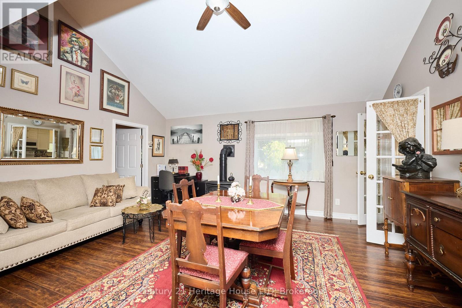 662 Lakeshore Road, Fort Erie, Ontario L2A 1B9 - Photo 14 - X12545772