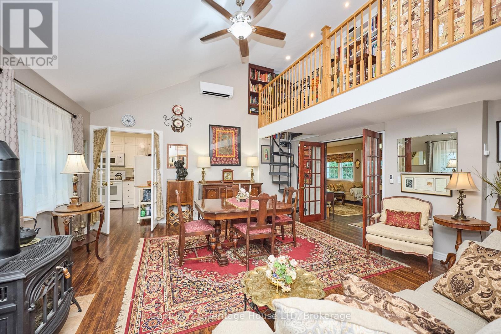 662 Lakeshore Road, Fort Erie, Ontario L2A 1B9 - Photo 15 - X12545772