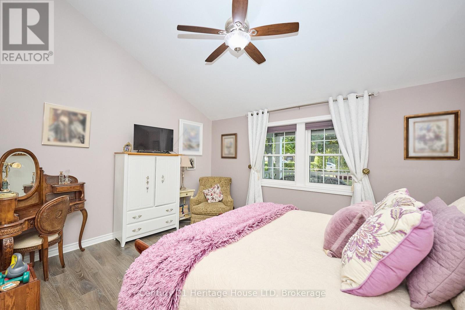 662 Lakeshore Road, Fort Erie, Ontario L2A 1B9 - Photo 20 - X12545772