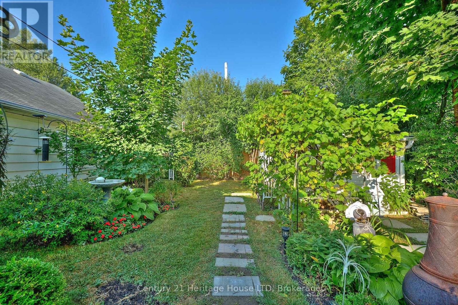 662 Lakeshore Road, Fort Erie, Ontario L2A 1B9 - Photo 39 - X12545772