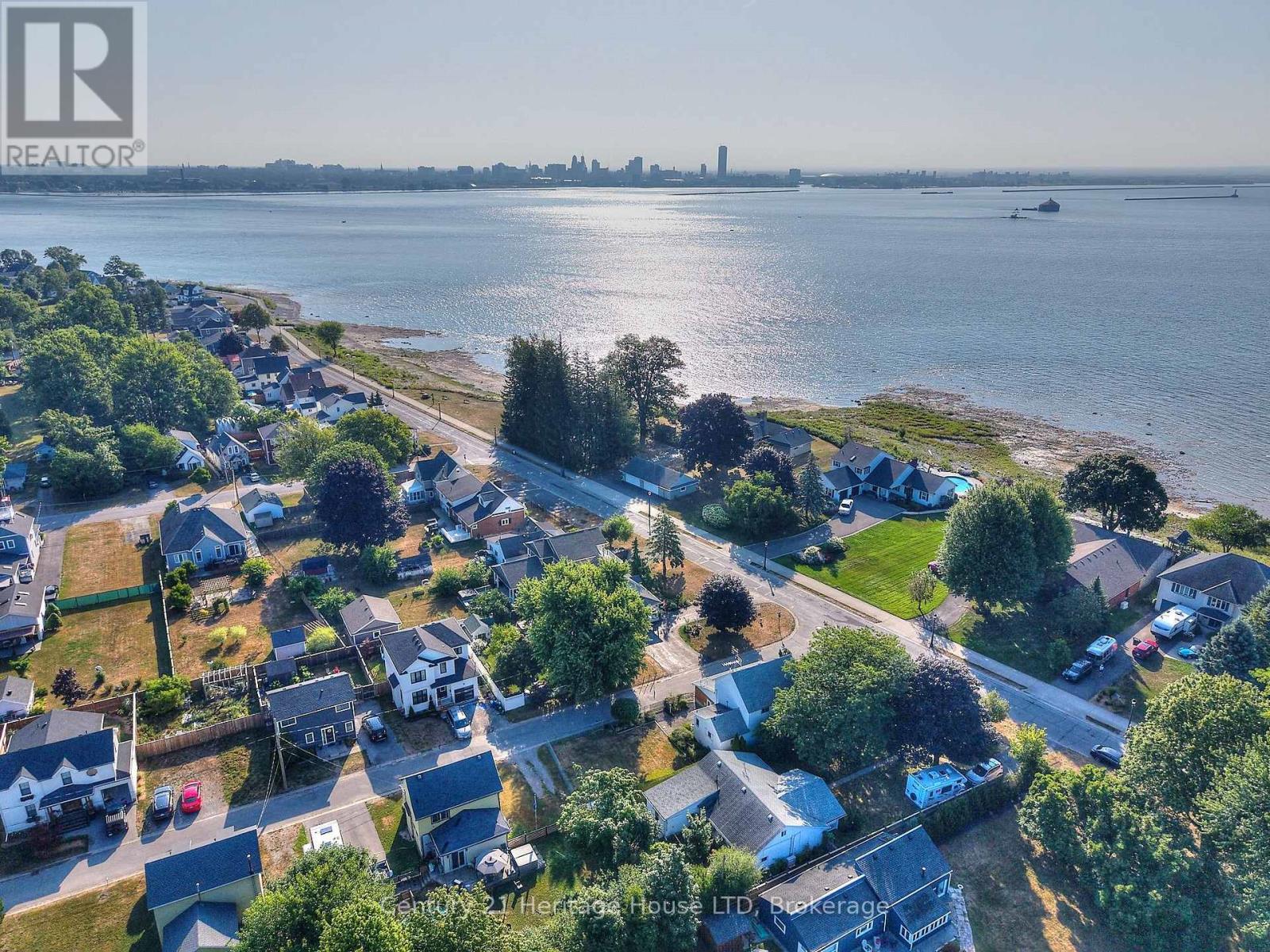 662 Lakeshore Road, Fort Erie, Ontario L2A 1B9 - Photo 48 - X12545772