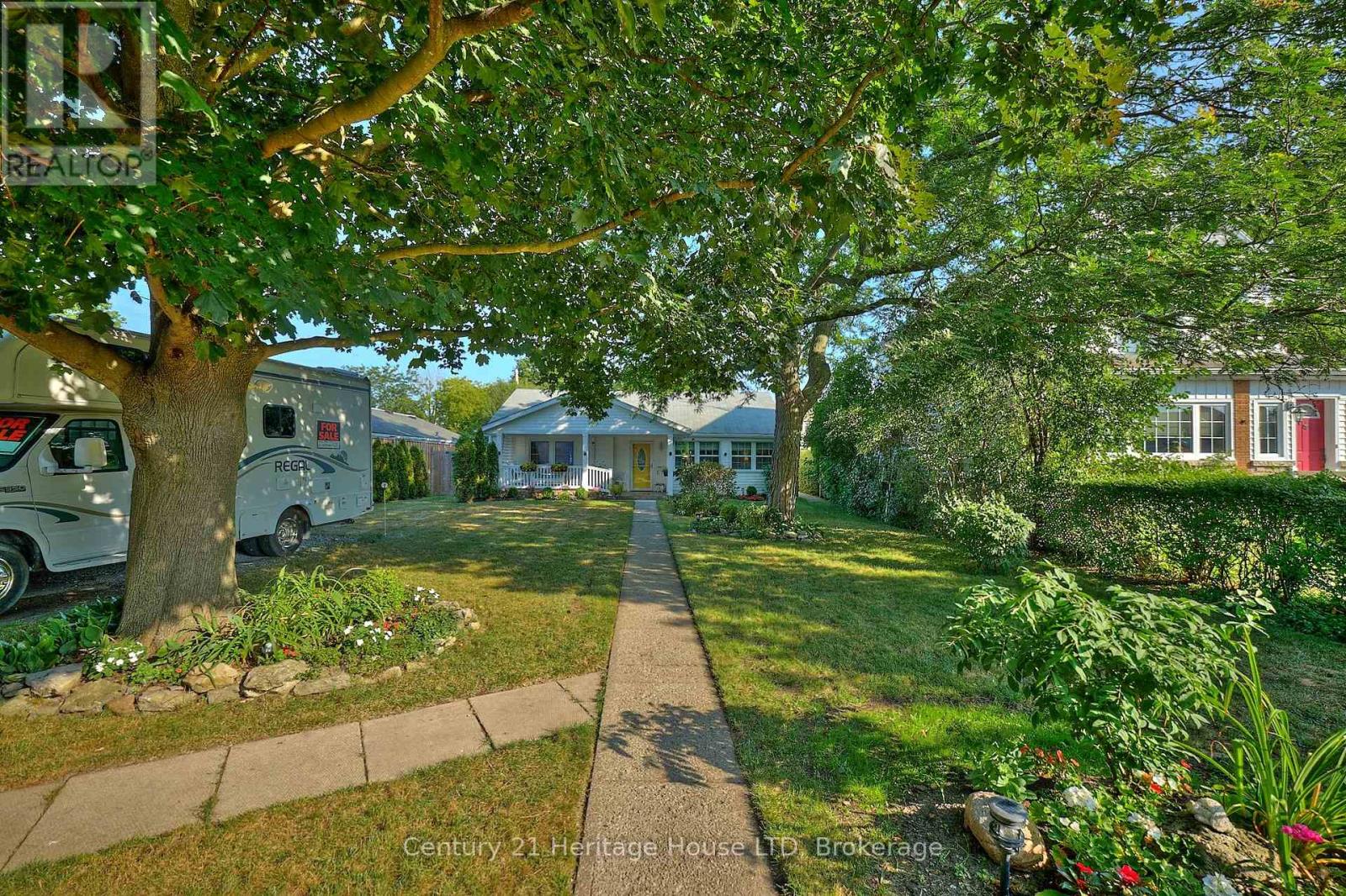 662 Lakeshore Road, Fort Erie, Ontario L2A 1B9 - Photo 8 - X12545772