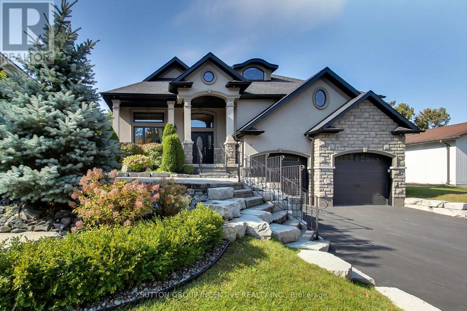 4 Snowshoe Trail, Barrie, Ontario L4N 7Z1 - Photo 2 - S12545440