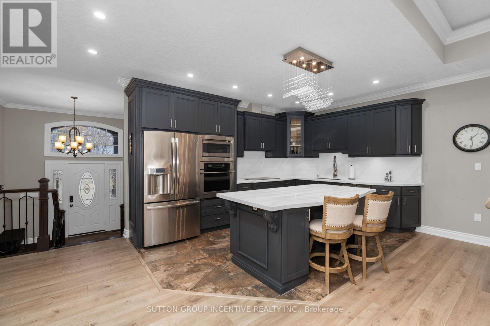 4 Snowshoe Trail, Barrie, Ontario L4N 7Z1 - Photo 9 - S12545440