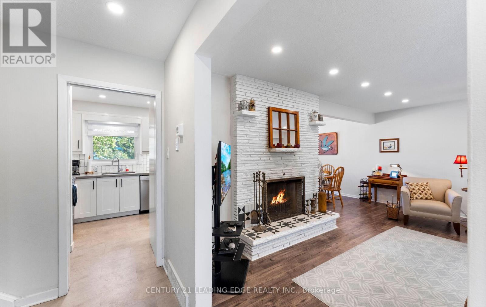 45 Bayview Drive, Barrie, Ontario L4N 3N8 - Photo 6 - S12545480