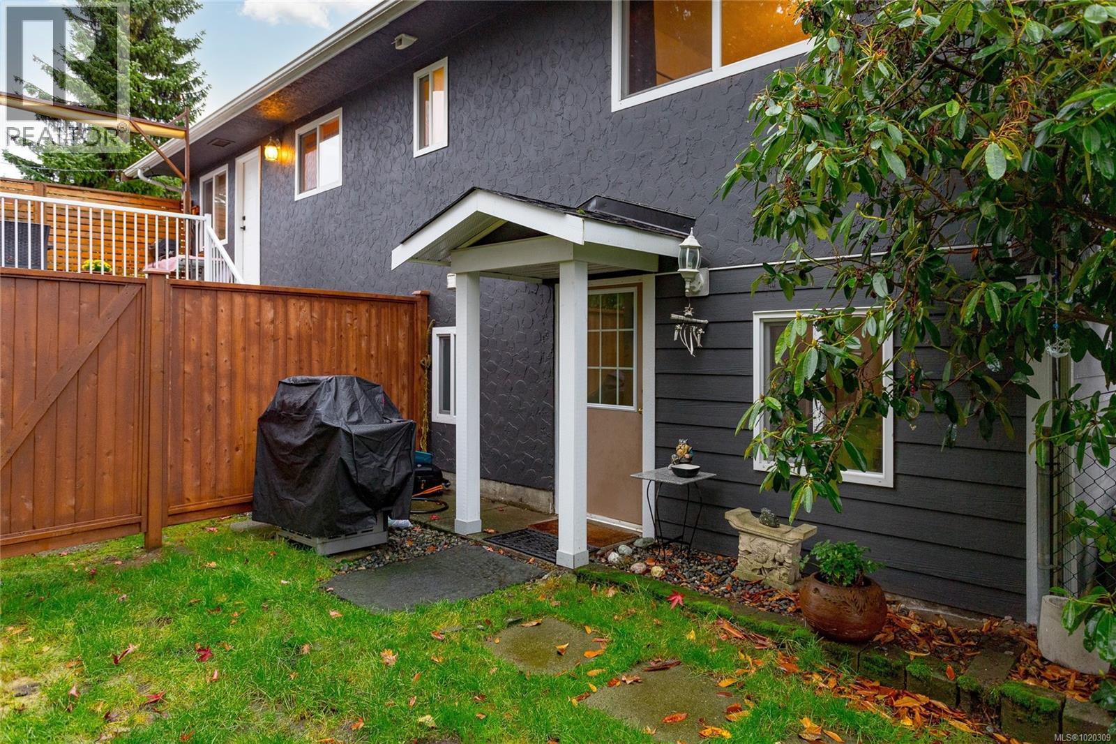 9583 Christine Pl, Sidney, British Columbia  V8L 2S7 - Photo 32 - 1020309