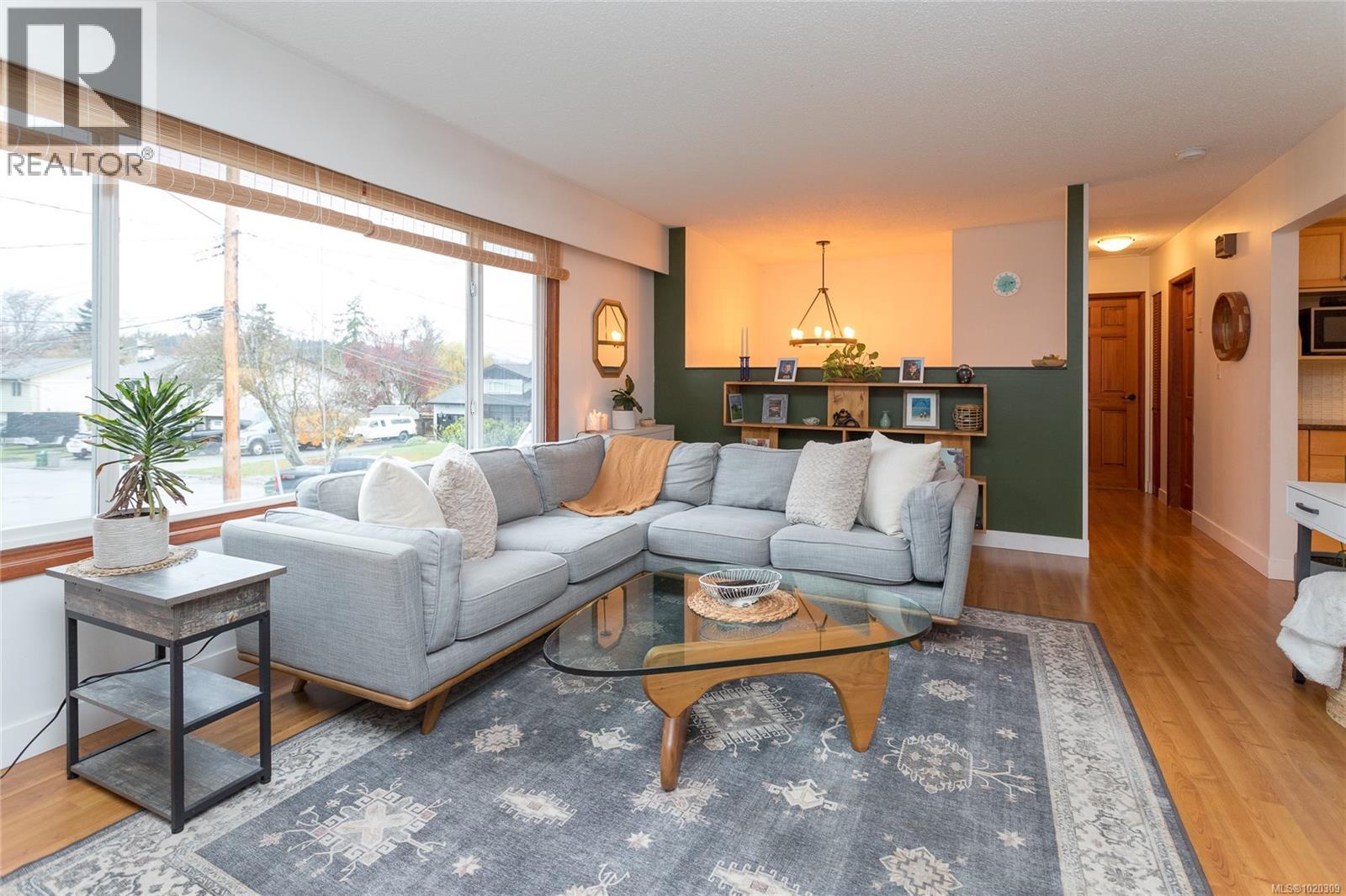 9583 Christine Pl, Sidney, British Columbia  V8L 2S7 - Photo 6 - 1020309